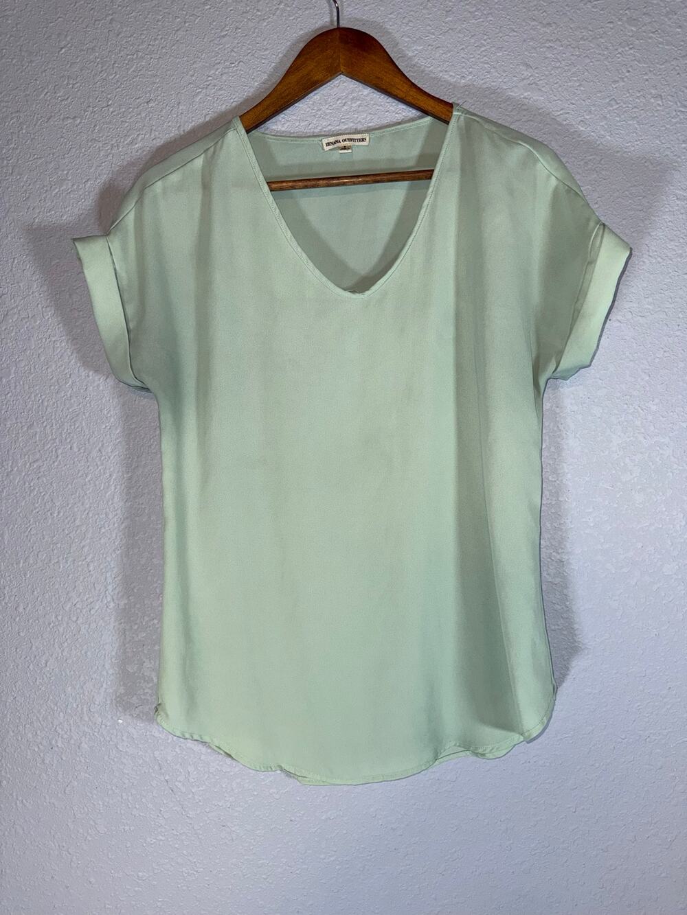 Zenana Outfitters Women’s Small Mint Green V-Neck Cuffed Sleeve Blouse
